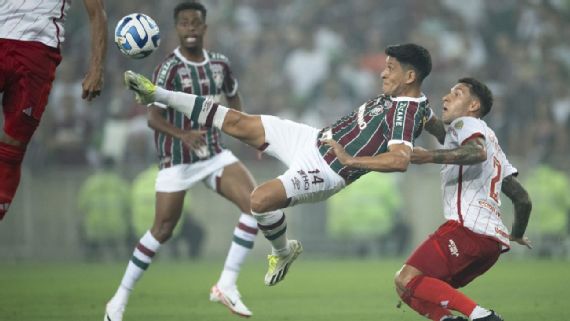 Cano faz dois, Fluminense supera expulsão e busca empate com o Inter